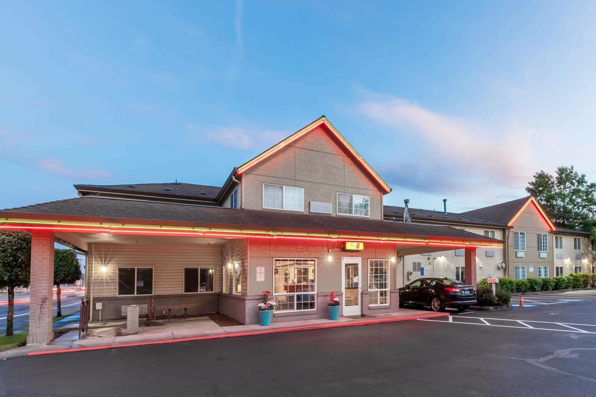 Готель Super 8 By Wyndham Gresham/Portland Area Or Екстер'єр фото